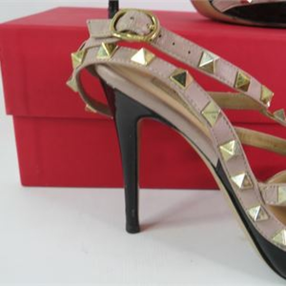 Valentino Garavani Black Heels | Women’s Size 37.5 (7.5) - Picture 8 of 10
